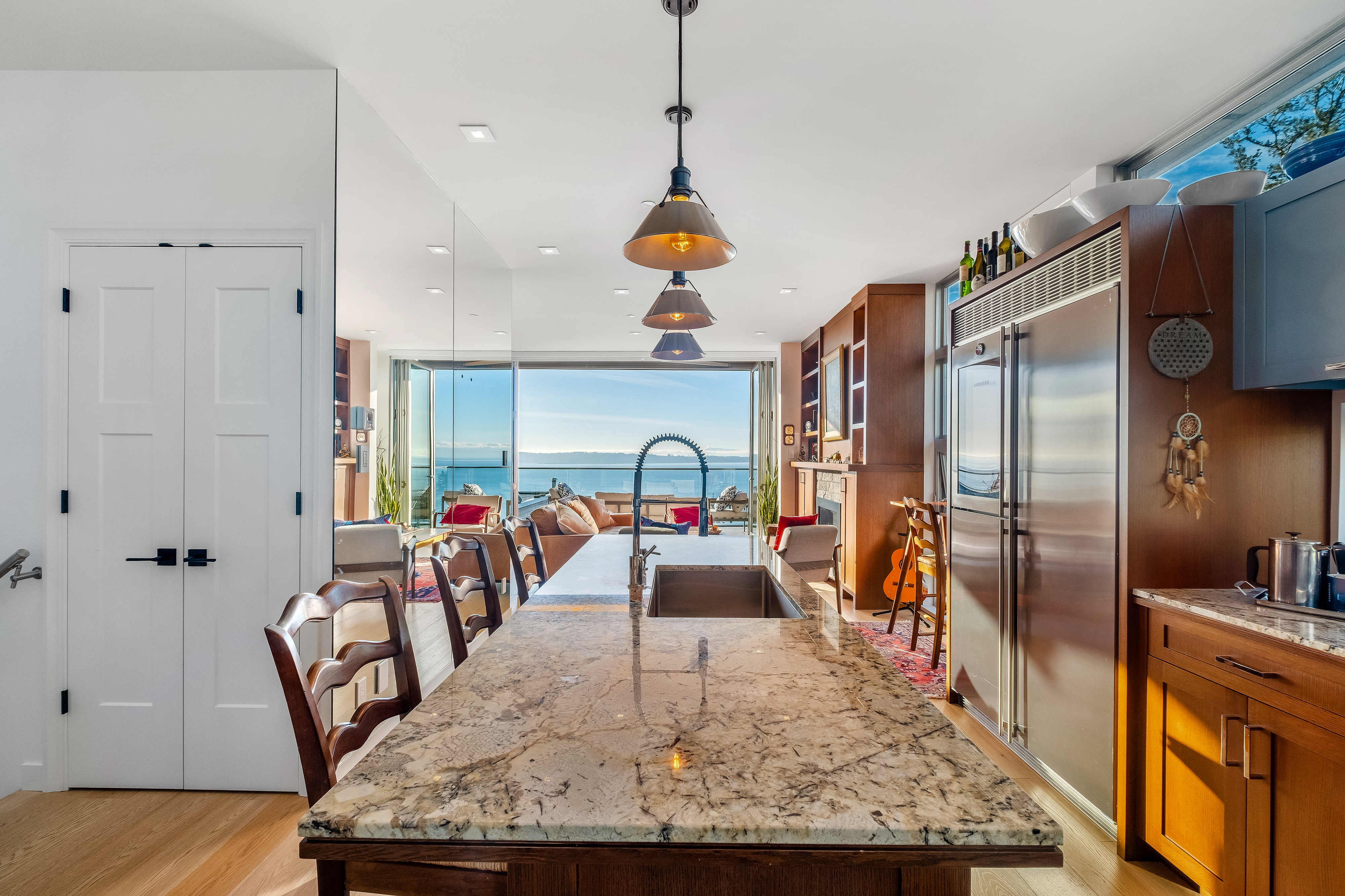 15046 Buena Vista Avenue